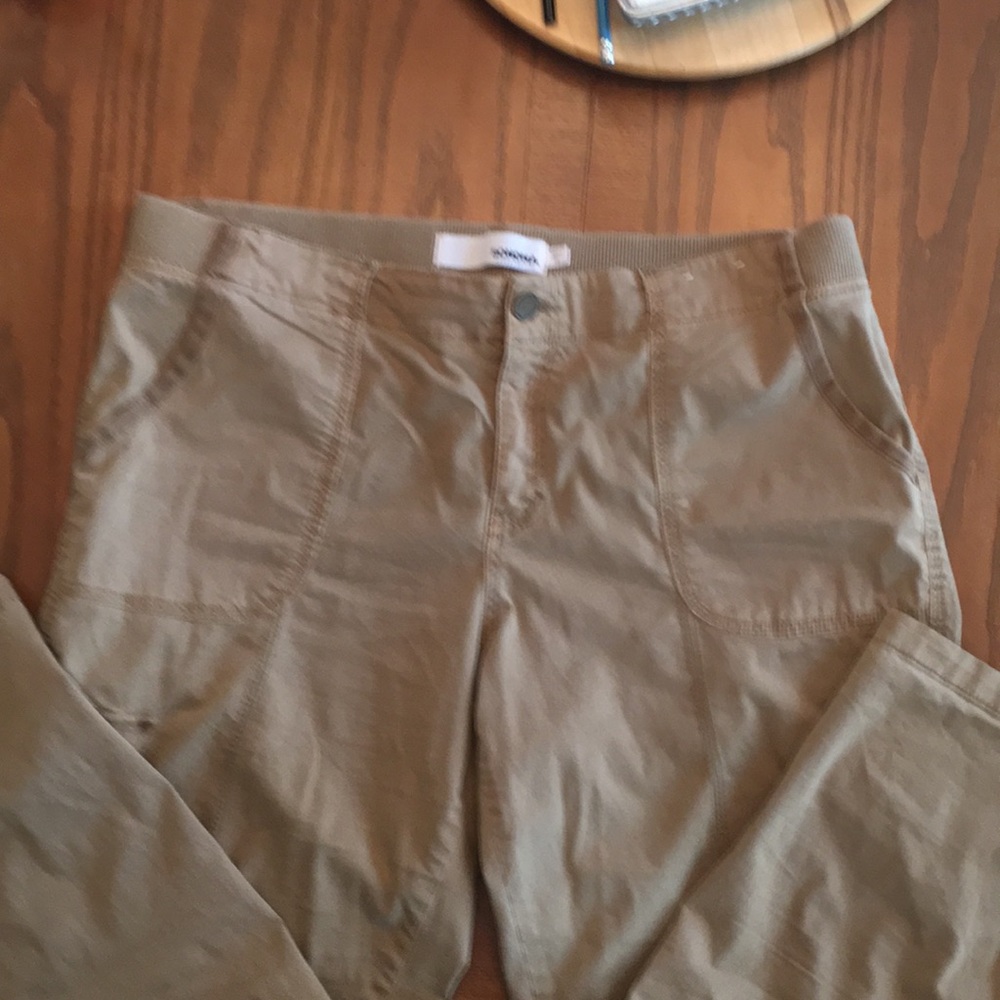 Sonoma khaki Capri size 16